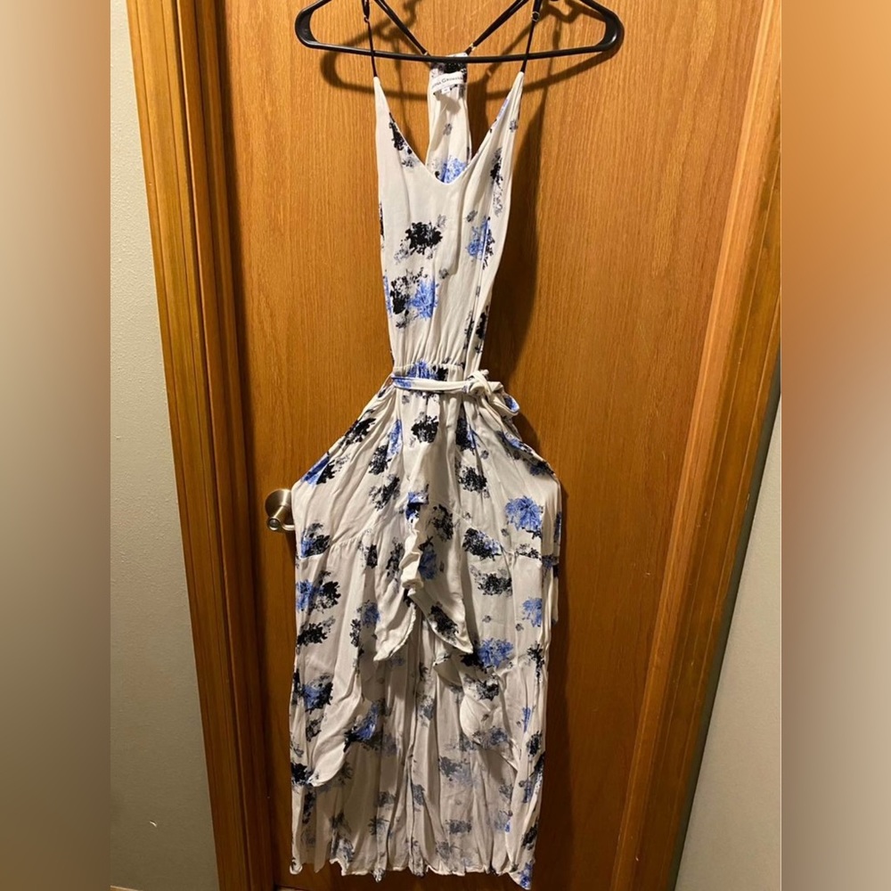 Karina Grimaldi: Cute light high-low summer date dress